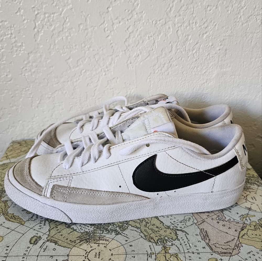Size 6 - Nike Blazer '77 Vintage Low White Black